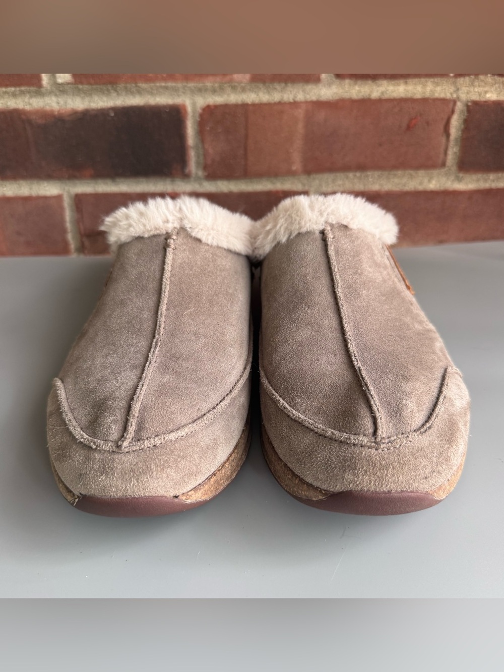 Taos Women’s Suede Faux Fur Mule Clog Slippers Taupe US 8 M Comfort. In great co - Picture 2 of 9